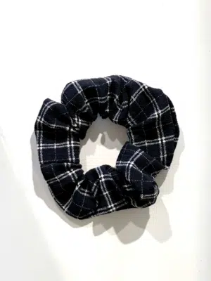 No Cream Scrunchie Karomuster schwarz
